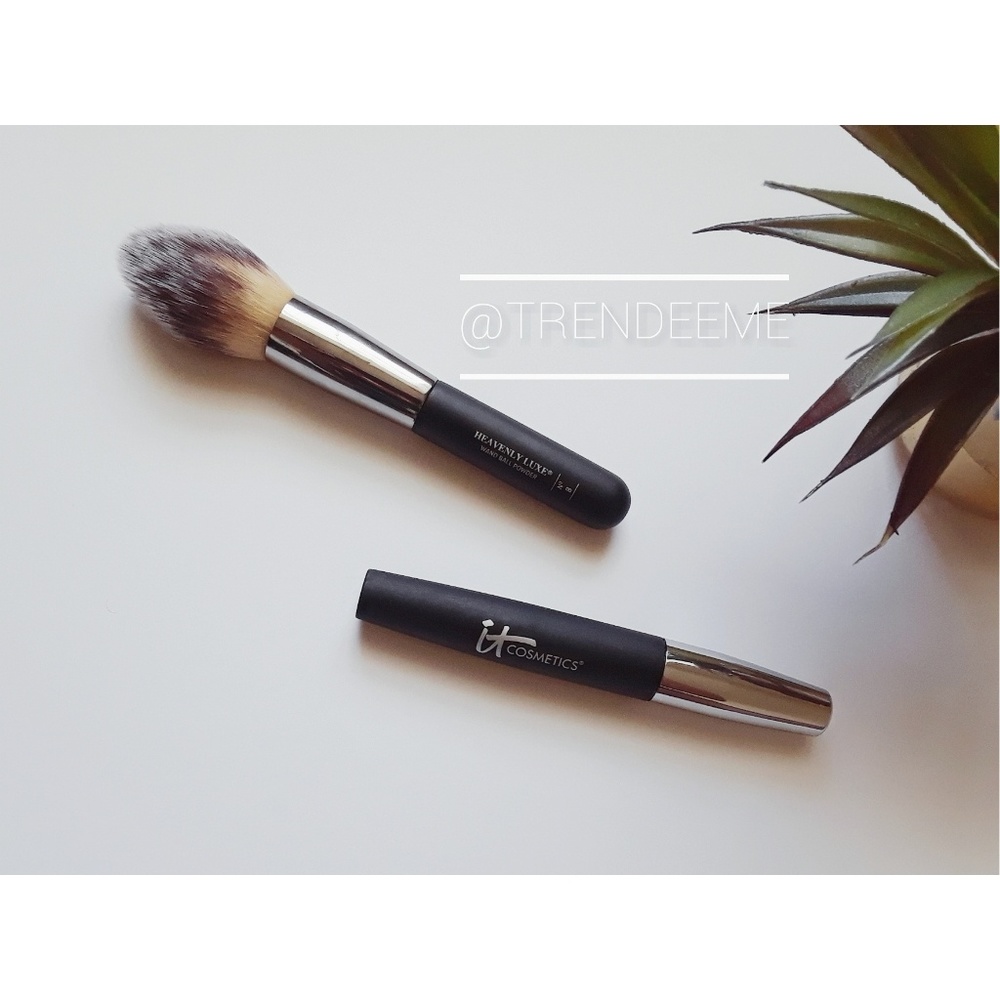 🚨🚨SOLD🚨🚨IT Cosmetics bundle - Picture 3 of 5